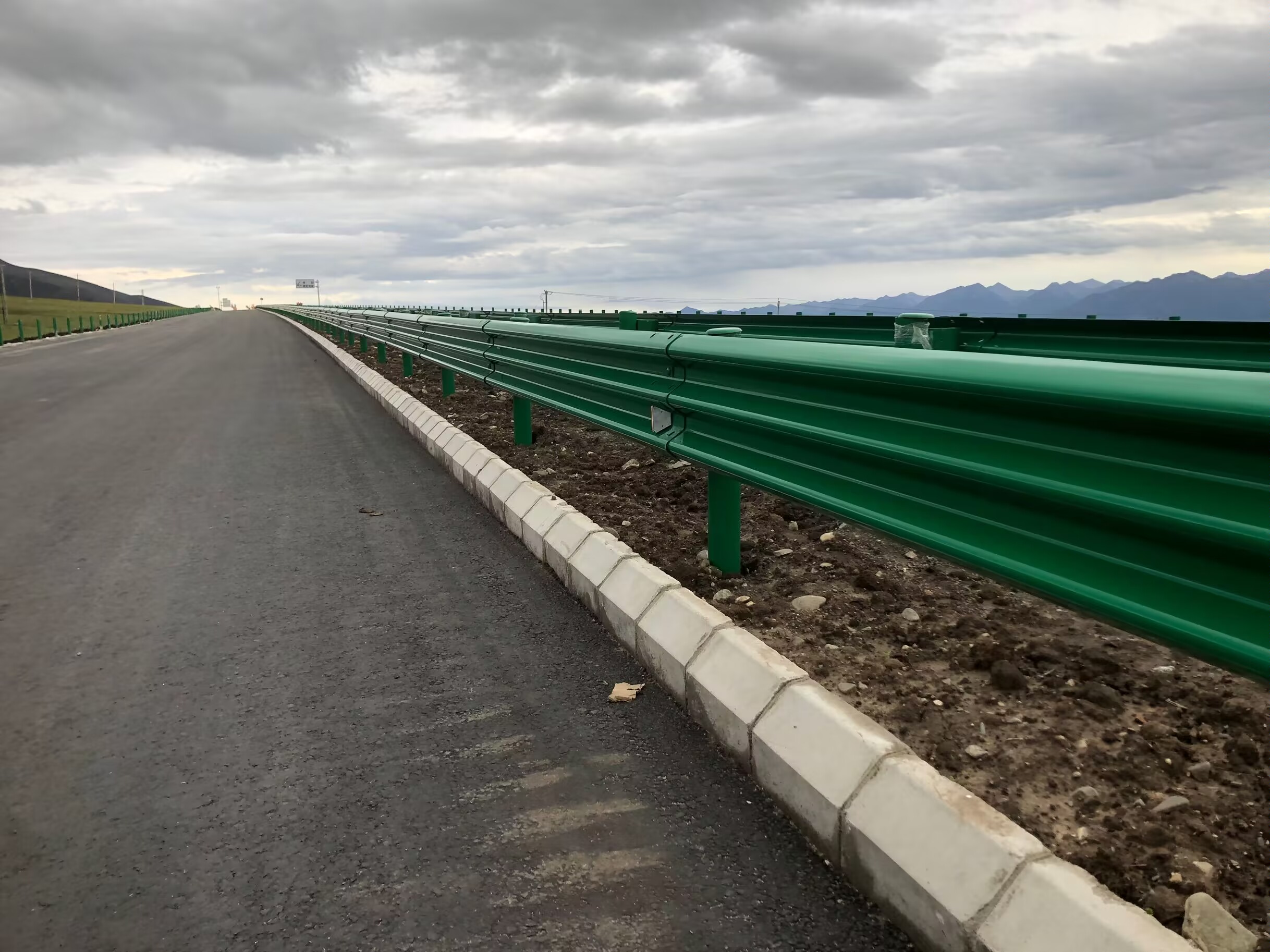 南浔区乡村公路波形护栏波形护栏板 - 推荐